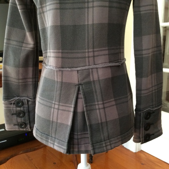 Beautifully made ZUMIEZ jacket- unfinished seams S - Picture 5 of 8